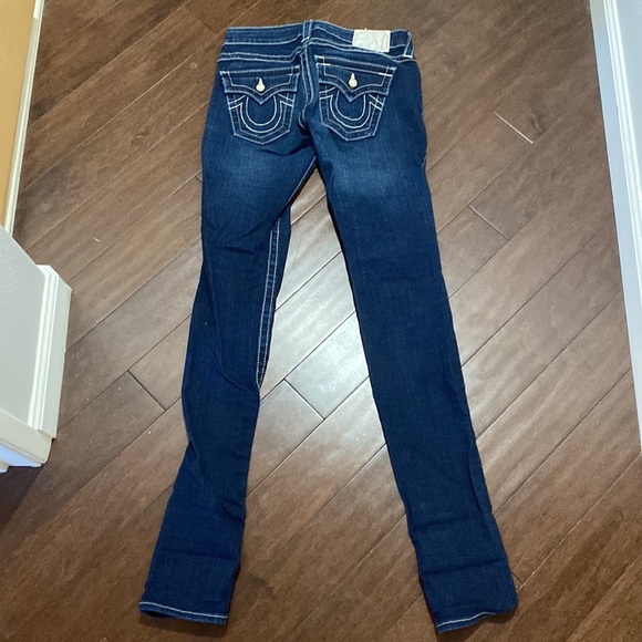 True Religion pearl jeans in great condition, only worn a few times. - Picture 3 of 6